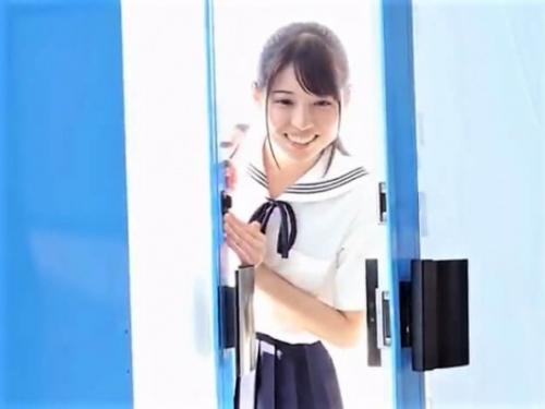 【素人ナンパ】田舎で見つけたモデルの原石をMM号に連れ込み!清楚な制服JKが大人に騙され着衣のままフェラ＆SEXしちゃう