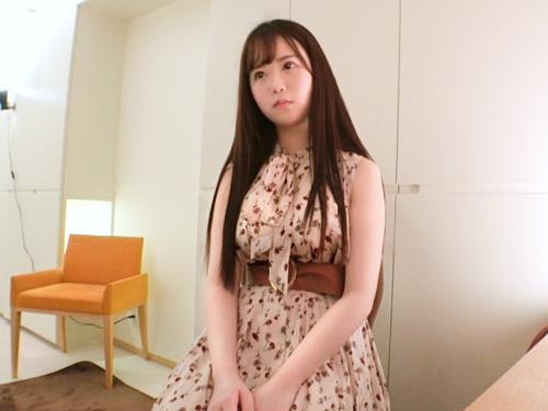 【素人ハメ撮り】えっ…ナニコレ…ネバネバ!?乳首責めキスで感じるパイパン美少女がハメ撮りSEXで美ボディにぶっかけ射精される