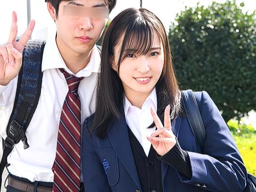 【素人ナンパ】彼氏ちんぽ当てる為マジックミラー号で手コキしたスレンダー美少女だったが間違えてしまい制服にザーメンぶっかけられた
