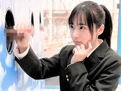 【素人ナンパ】他人チンコを選びフェラや手コキ抜きしてしまったミニスカ美少女…MM号の外に彼氏追い出し秘密の罰ゲームNTR
