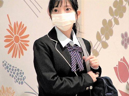 【素人ナンパ】これ‥変な感じ‥やばいかも//怪しい男についていってしまったロリ美少女が欲求不満で帰れずフェラ＆挿入SEX