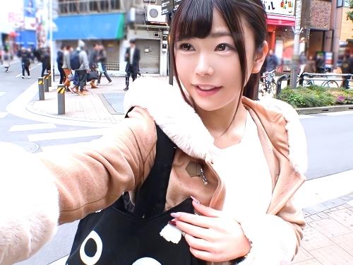 【素人ナンパ】友達はみんなデートです‥。ヤリチンそうな男に池袋で声かけられたクリぼっちJD美少女がサンタコスで騎乗位H