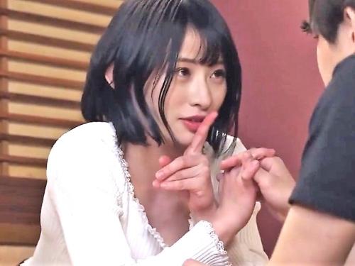 【宮島めい】しーー‥静かにしないと❤何度も寸止めフェラされ限界突破し美少女JKの口に口内射精‥出した精子を舐めるスケベ娘