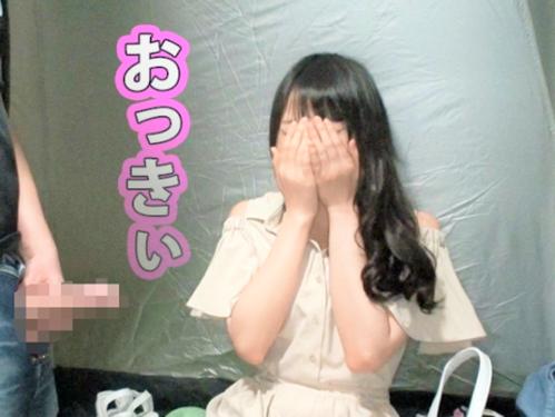 【素人ナンパ】えぇ…恥ずかしい//移動式テントの中でガクガク痙攣しながら潮吹きお漏らしブシャー撒き散らすヤリマン美少女
