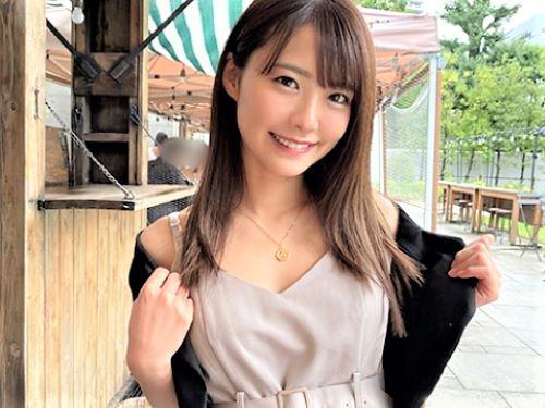 【素人ハメ撮り】びっくりしたぁ//愛と笑顔全開なスレンダー彼女が彼氏とベロチュー‥ちっぱいボディ愛され照れる美尻な美少女