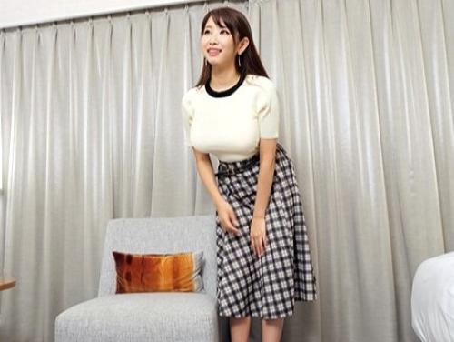【人妻】発情ドスケベ爆乳グラドル奥様と密室撮影会！過激な水着で興奮した巨根カメラマンが乳首責めベロチューからのベッドで‥