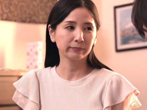 【友達の母】貴方の顔も‥アソコも好きよ♥息子の友達ちんこに快楽堕ちしてしまった美熟女おばさんがスレンダーBODYで騎乗位