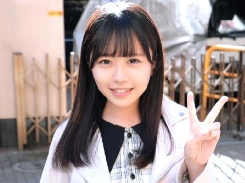 【素人ナンパ】谷間がっつり見えるノースリーブ服に着替えメンズエステ実技練習するTバック美少女が男にオイル塗りマッサージ