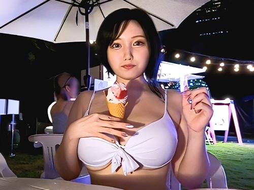 【素人ハメ撮り】水着からこぼれ落ちそうな爆乳Iカップ超乳おっぱい美人がナイトプールで自撮りからのホテルでフェラやパイズリ