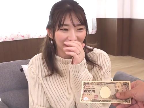 【人妻ナンパ】貰っていいんですか!?なんにも分かってないですけど‥//子持ち巨乳ママに潮吹きお漏らしさせたい男優が電マする