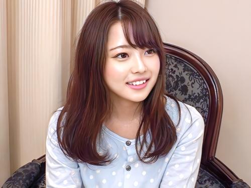 【素人ナンパ】性感帯は‥乳首です//股間に電マあてられ声が我慢できないパイパン美少女がイケメンちんこを玉舐めフェラ手コキる