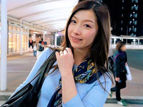 【人妻ナンパ】え？私ですか？帰る所です‥でも結婚してますし//週末金曜日に出会った男とホテルでベロチューした三十路奥さん