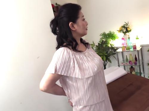 【五十路熟女】性欲増々デカ尻おばさんが脂肪燃焼系エステという名の本番行為ありな全身オイルマッサージで性欲発散し寝取られ