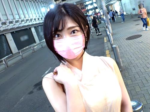【素人ナンパ】カメラのレンズがびしょ濡れになる程お漏らし潮吹きし羞恥心をみせた美人お姉さんがクンニやベロチューキスされる