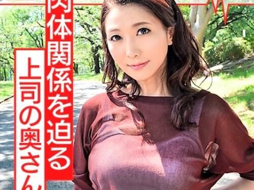 【個人撮影】野外でおっぱい露出するド変態おばさんが乳首責め要求し夢中で男根フェラからの焦らし痴女プレイで不倫を楽しむ
