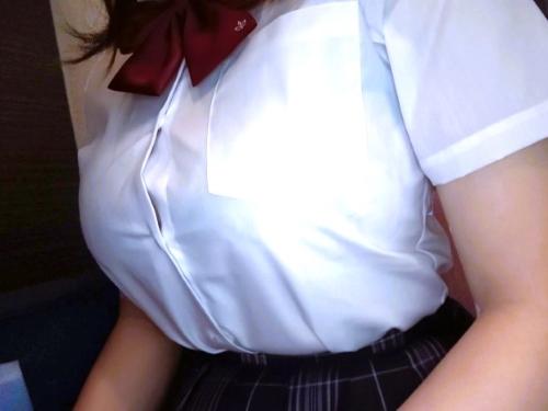 【素人ハメ撮り】Hカップ神乳JK美少女がおっぱい揺れ円光SEX!制服はち切れそうな巨乳ボディでおじさんちんこ挟みパイズリ