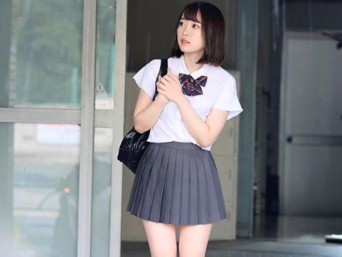 【教師と生徒】悪天候で帰れなくなったスレンダーJKが雨で濡れた制服を見て欲情した先生にベロチューキスされ一線超えてしまう