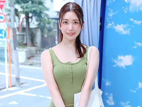 【人妻ナンパ】こんにちはぁ‥宜しくお願いしますwwスタッフにナンパされマジックミラー号に乗ったスレンダー美人ママが潮吹きした