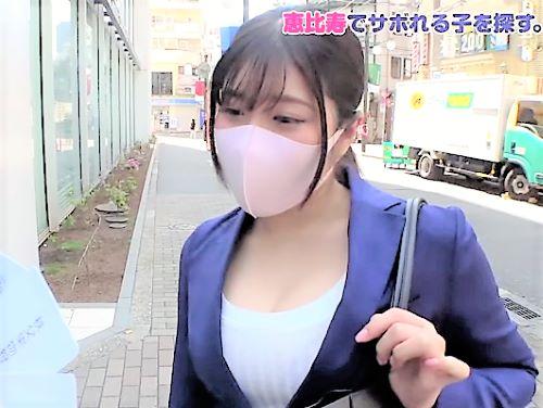 【素人ナンパ】こぼれFカップ新人OL美人お姉さんと水着に着替え温水プール遊びからの黒パンスト破ってTバックずらしクンニ
