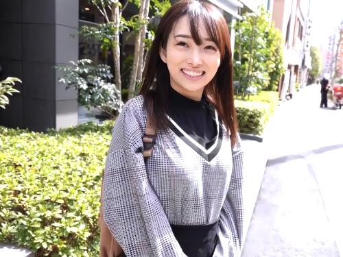 【素人ナンパ】街で見つけた笑顔ステキなロリフェイス美少女のお家に童貞と一緒にお邪魔し無茶なお願いしてみたら筆おろし快諾