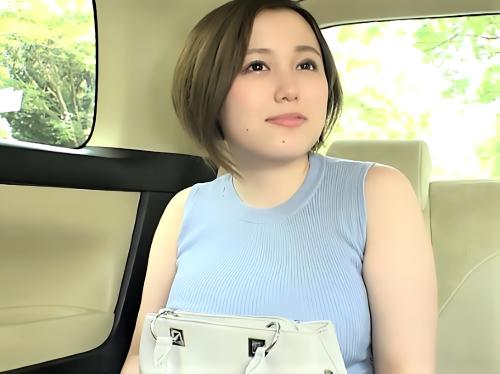 【人妻ナンパ】一際目立つノースリーブ爆乳ミニスカ姿で歩いていたセレブ奥さんにホテルで乳首舐めバイブ電マで感じさせてみた
