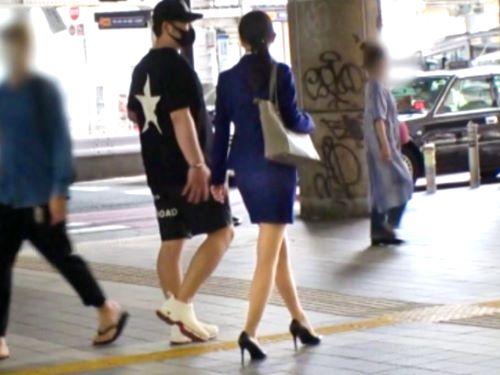 【素人ナンパ】お金が好きで金融系の営業してます//休憩中で抹茶○○○チーノ飲んでいた美人スレンダーOLお姉さんが潮吹き