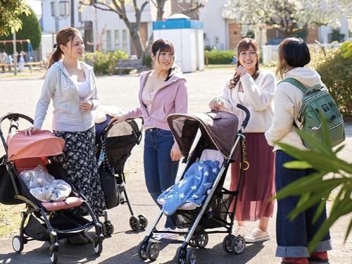 【人妻ナンパ】巨乳ママをMM号に連れ込みおっぱいにオイル垂らし揉みまくりマッサージ‥快楽で抵抗できない清楚美人が挿入された