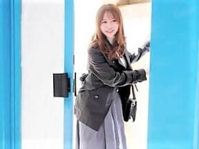 【人妻ナンパ】結婚生活に悩みを抱える清楚系デカパイ奥様がMM号でおっぱい丸出し状態でベロチューし四つん這いでフェラ不倫