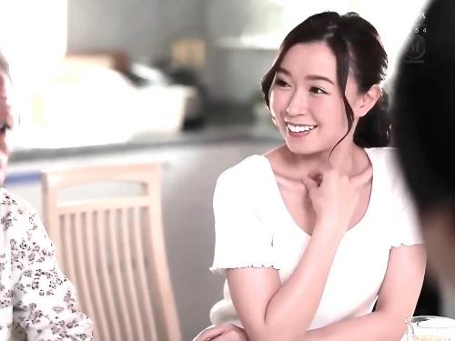 【嫁の母】貴方の相手は私じゃないでしょ!?ヤメてと言ってもヤメてくれない娘婿に手マンされてしまった美熟女デカ尻おばさん