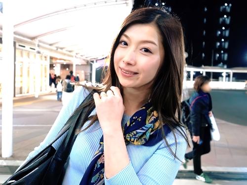 【人妻ナンパ】週末金曜日にはじけた美熟女デカ尻おばさんがホテルでナンパ男と騎乗位ベロチューからの中出し膣内射精された