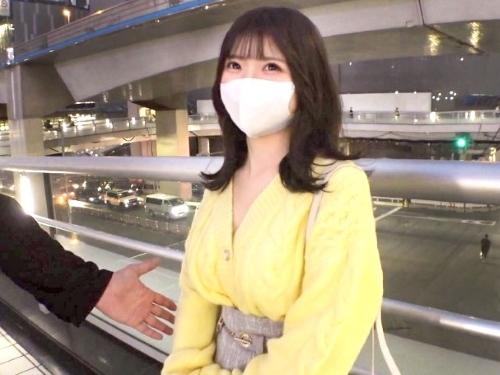 【素人ナンパ】バイト終わりの大人しそうな笑顔の裏に隠された肉食スケベ女子のクンニされても動じない本性剥き出しSEX