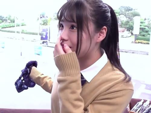 【素人ナンパ】駐車場に停めてあるMM号にJK美少女を連れ込み潮吹きさせるあの企画!マッサージ台がお漏らしでずぶ濡れになる