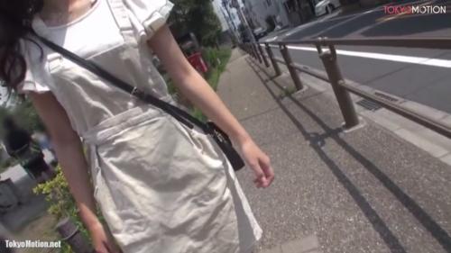 【MM号】ツインテールの美少女に100の質問!裸男が突然乱入し「あかん//」と言いつつ着衣のままバック騎乗位【素人ナンパ】