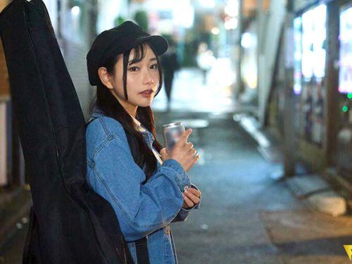 【三葉ちはる】夢を追いかける事をバカにすんじゃねぇよ!!喧嘩しても仲直りしいつまでも続くと思っていたスレンダー美人との恋