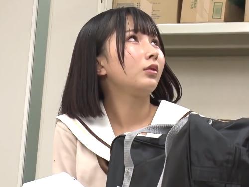 【濡れ衣JK】私はヤッてない‥ホントに取ってないです!!無実のロリ美少女を万引き犯に仕立て上げた悪徳店員が喉奥イラマチオさせる