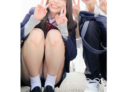 【素人ナンパ】彼氏さん…太ももむっちり超ミニスカ彼女を寝取ってごめんなさいw他人棒をフェラ手コキしたJK美少女に罰ゲーム