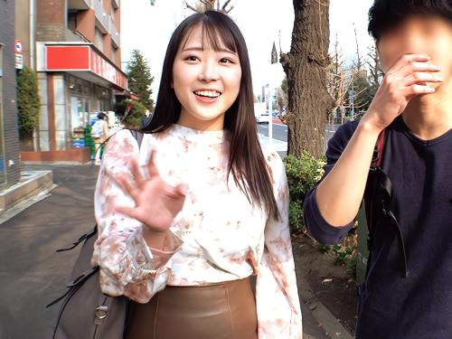 【素人ナンパ】男友達にオイルマッサージされるミニスカ保育士お姉さんが直接巨乳おっぱいや鼠径部を触られ頬を赤らめ悶絶