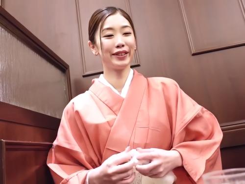 【女将】凄く‥お上手です//料理を作ってくれたお礼に割烹着が似合う美熟女さんに肩揉みマッサージ‥と見せかけおっぱい触る