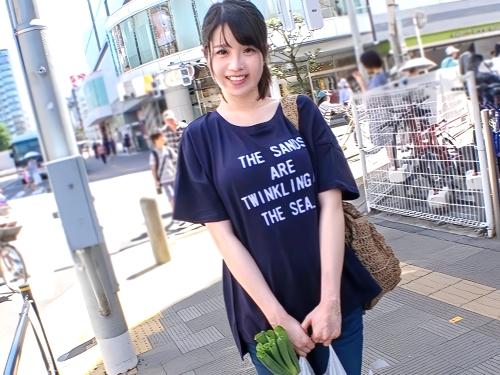 【素人ナンパ】んふふww味見いいですか!?四つん這いで美尻を突き出し肉棒フェラする清楚系美人お姉さんがクンニされSEX