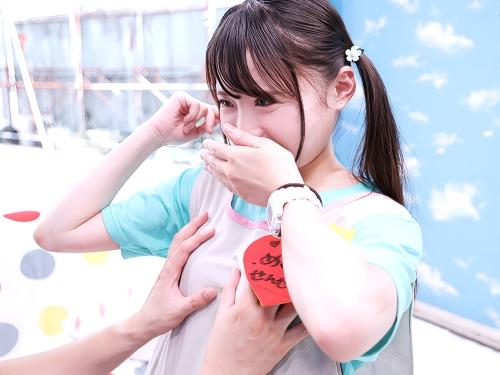 【素人ナンパ】えっ‥これに乗るの!?怖いんですけどww マジックミラー号に乗った美少女がニセ童貞の前で裸エプロンになる