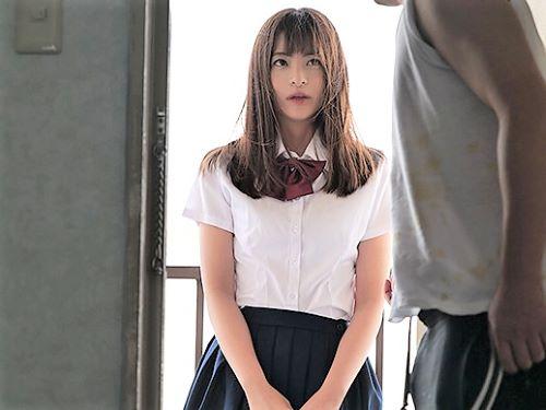 【無理やり】やだぁーーキャーー!!都会で一人暮らしするJKロリ美少女が汚部屋男の逆鱗に触れ変色布団の上でレイプされる