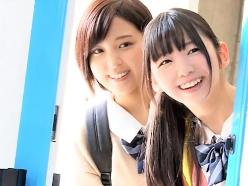 【素人ナンパ】おじゃましま～すww初めての膣内洗浄をマジックミラー号で受けたロリ美少女がJK友達と一緒に制服着衣の騎乗位SEXした