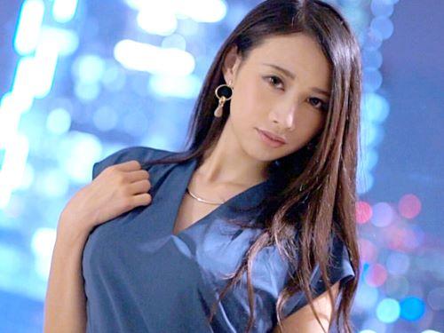 【素人】綺羅びやかな雰囲気のアパレル関係で働くデザイナー美人お姉さんがスレンダーBODYで男を虜にしエロまんこで咥え込む