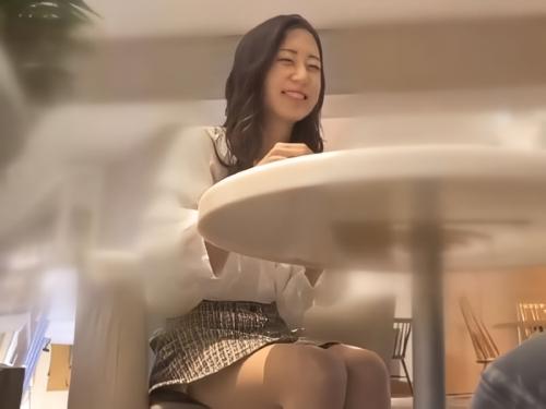 【素人ナンパ】落ち着いた雰囲気の清楚系バツイチ美熟女がホテルでパンストずらされデカ尻突き出しポーズで羞恥心を煽られクンニされた
