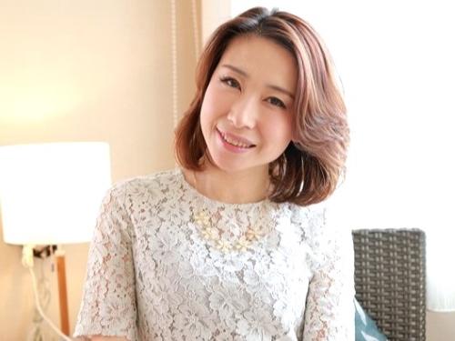 【四十路熟女】今日はいっぱい‥出したいです♥中国からヤッてきたドMおばさんが女としての喜びを美熟女ボディで噛み締めフェラ