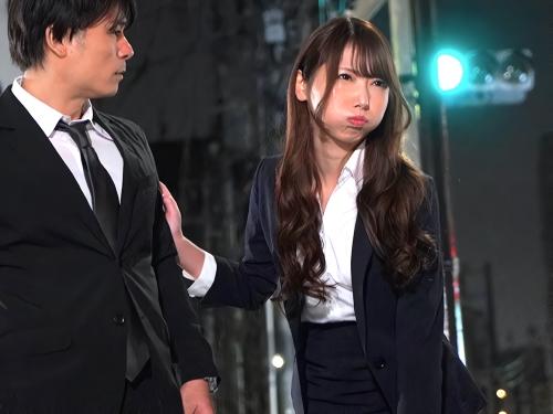 【逆NTR】終電逃し女子社員のマンション行くとノーブラすっぴんに着替えた部下OLがベロチューキスで押し倒し痴女り混浴風呂