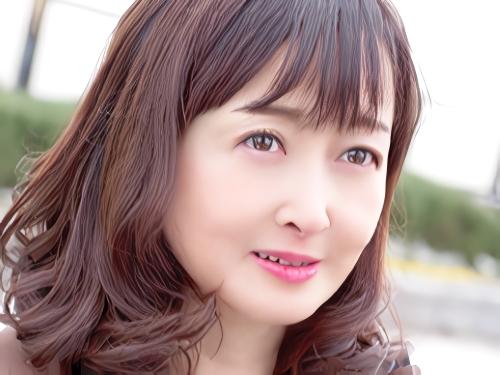 【人妻ナンパ】自分でパンスト脱いだ都内有数の高級住宅街に住むセレブおばさんが経験豊富な美熟女ボディを乳首責め＆電マされる