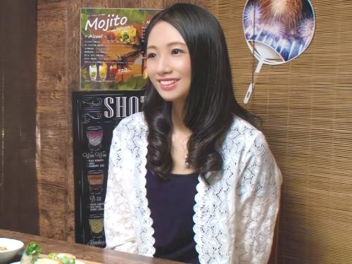 【人妻ナンパ】おじさんみたいだけど私もビール大好き♥夫を性の対象として見れなくなった美熟女を連れ込みベロチューキスした