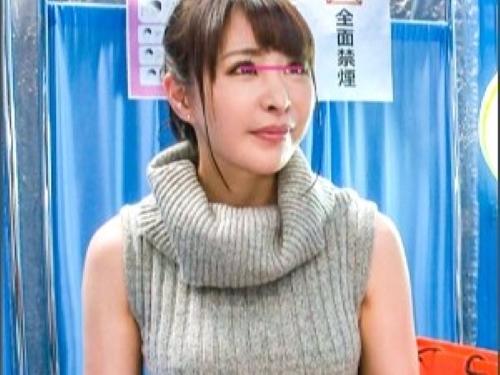 【人妻ナンパ】それは‥お尻の穴wwノースリーブ巨尻美人がアナルに指入れられたりマンコに電マあてられ羞恥心ダダ漏れ潮吹き