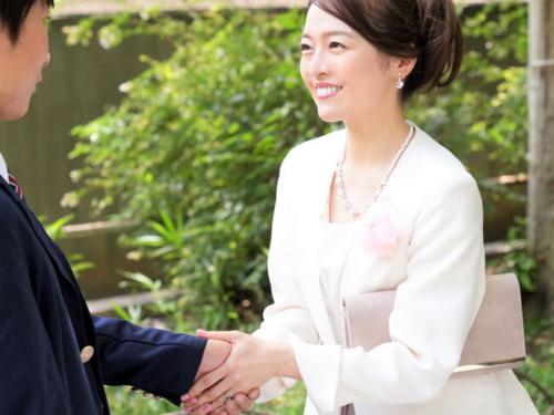 【義母】卒業式を迎えた童貞が憧れの人と想い肉体を重ね合う‥美熟女ボディを愛で乳首責めクンニする男が美人な顔に顔射ぶっかけ